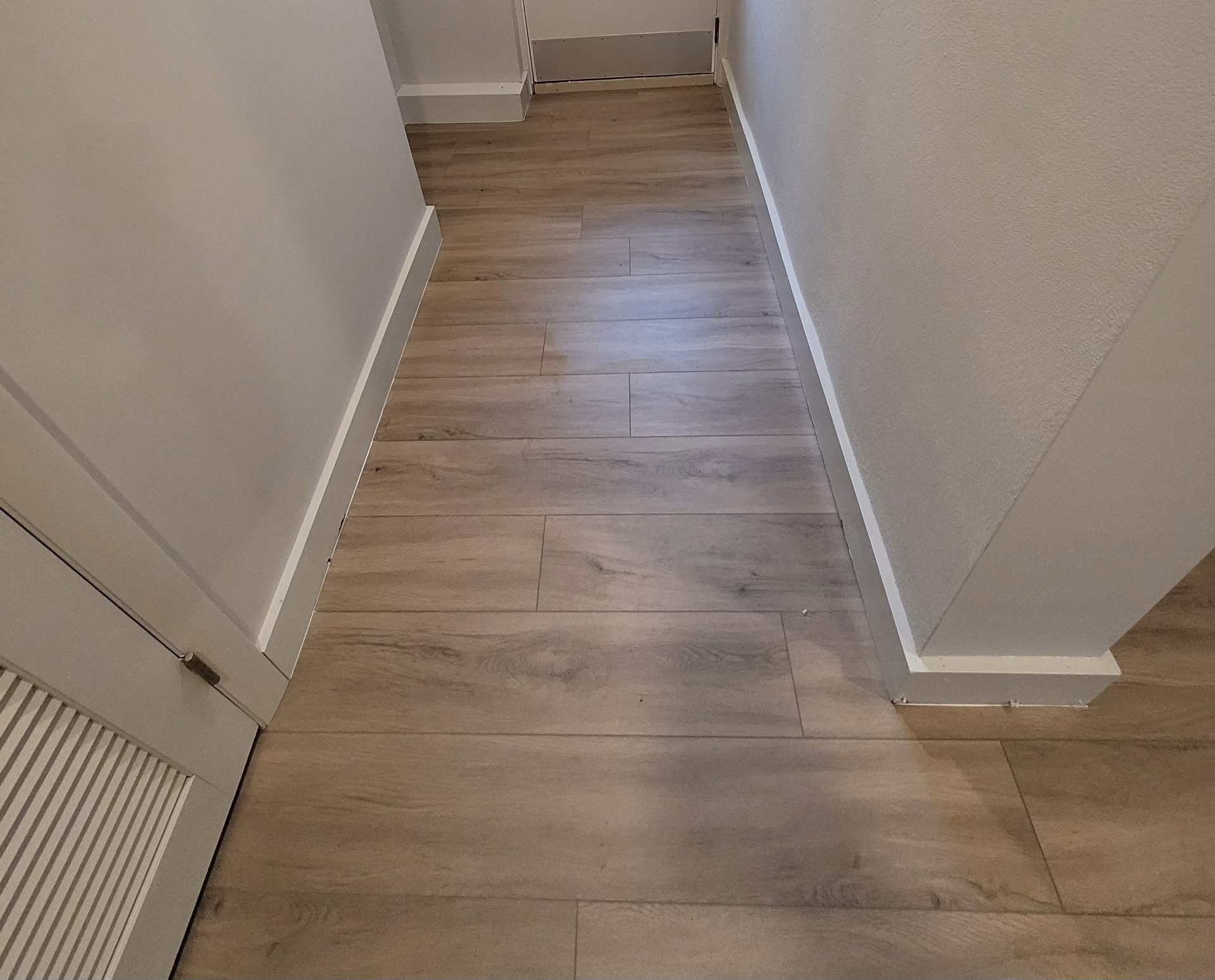Wood-Flooring-Hallway
